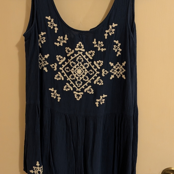 Xhilaration Dresses & Skirts - Pretty Blue Jumper With Embroidery